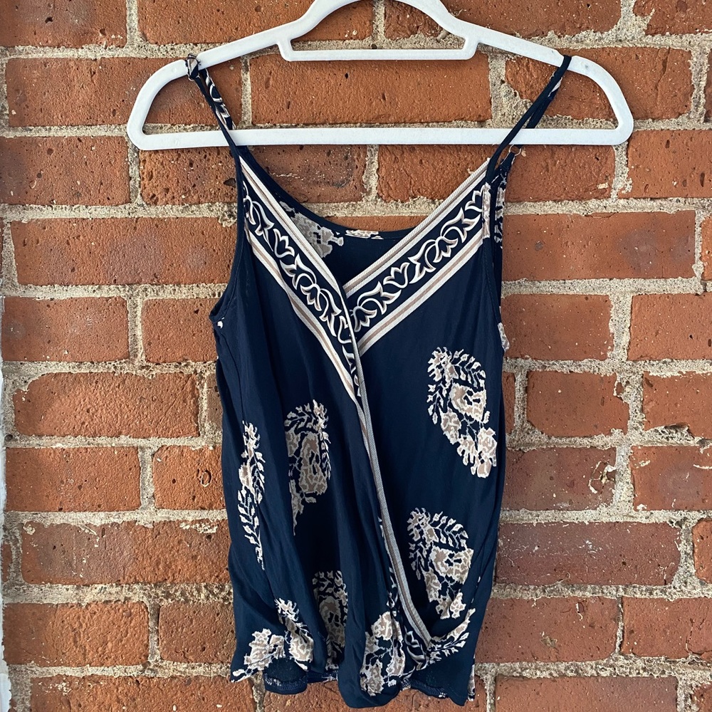 Floral pattern sleeveless surplice top - S